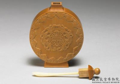 图片[2]-Bamboo veneer snuff bottle with prosperity, longevity, and “ruyi” symbols, 18th century, Qing dynasty-China Archive